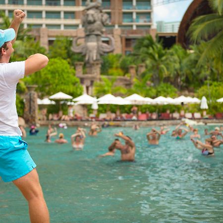 Centara Grand Mirage Beach Resort Pattaya Exterior photo Aqua Zumba