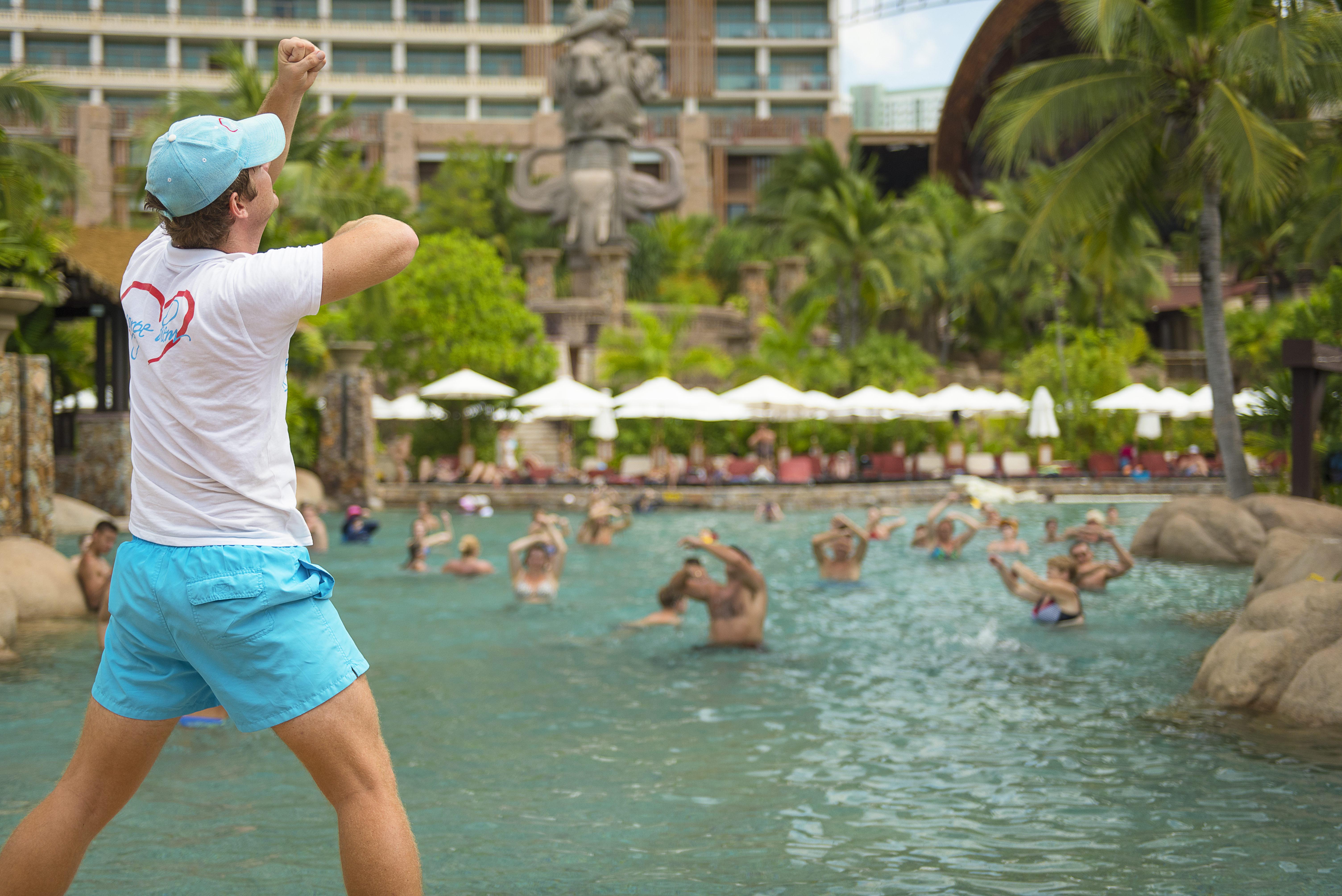 Centara Grand Mirage Beach Resort Pattaya Exterior photo Aqua Zumba