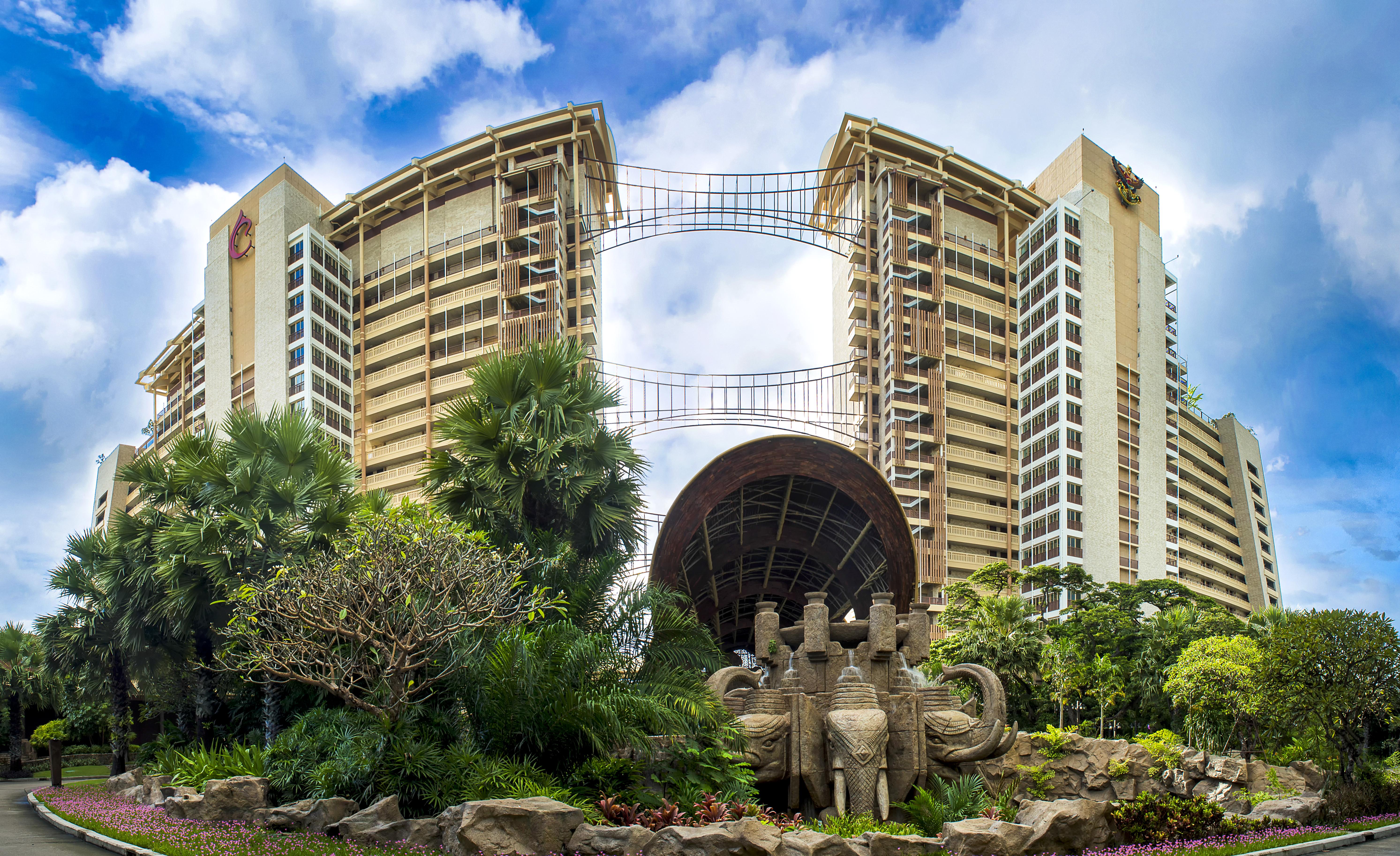 Centara Grand Mirage Beach Resort Pattaya Exterior photo The Mirage