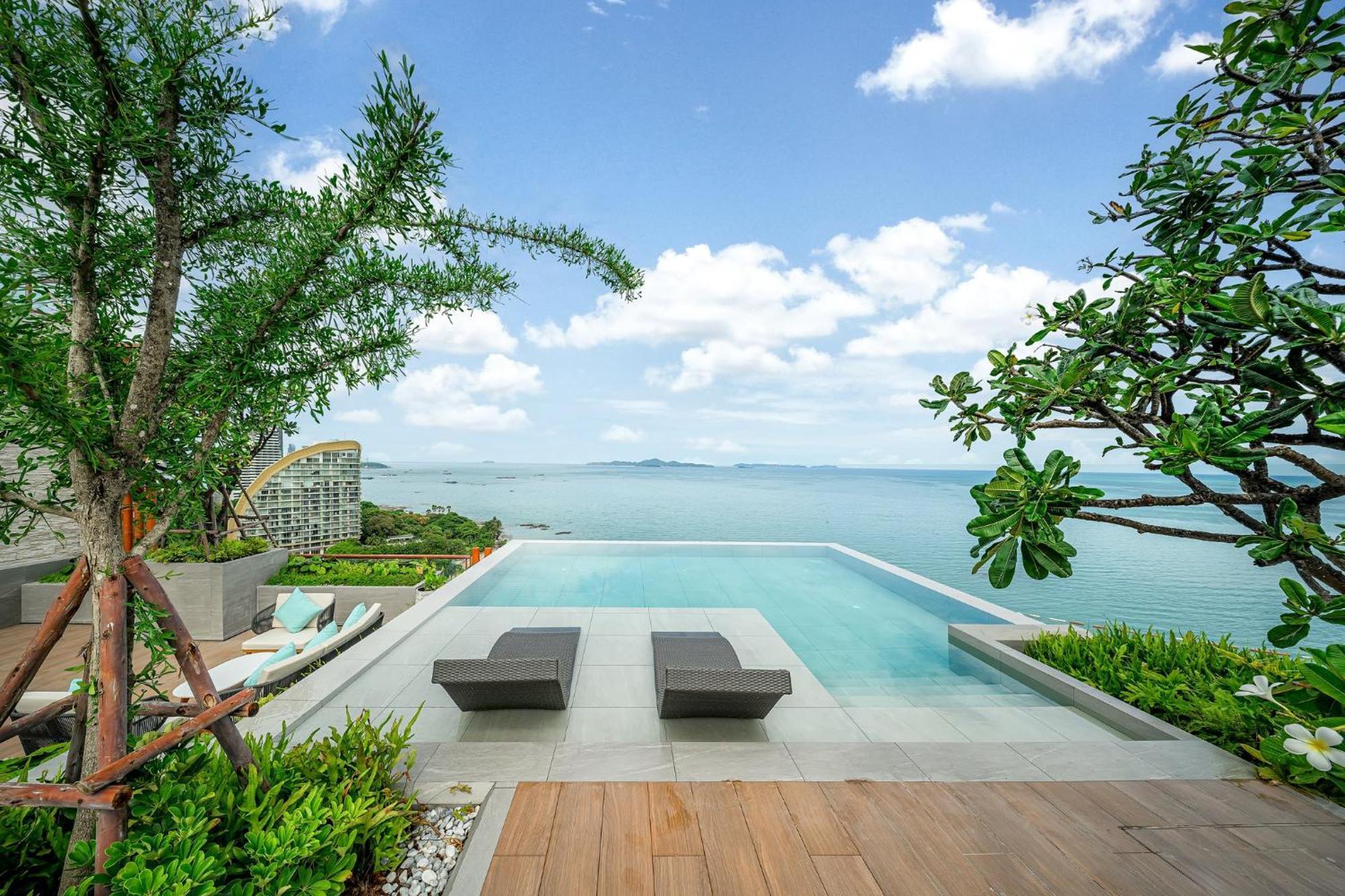 Centara Grand Mirage Beach Resort Pattaya Exterior photo Infinity pool at the Cape, Phuket